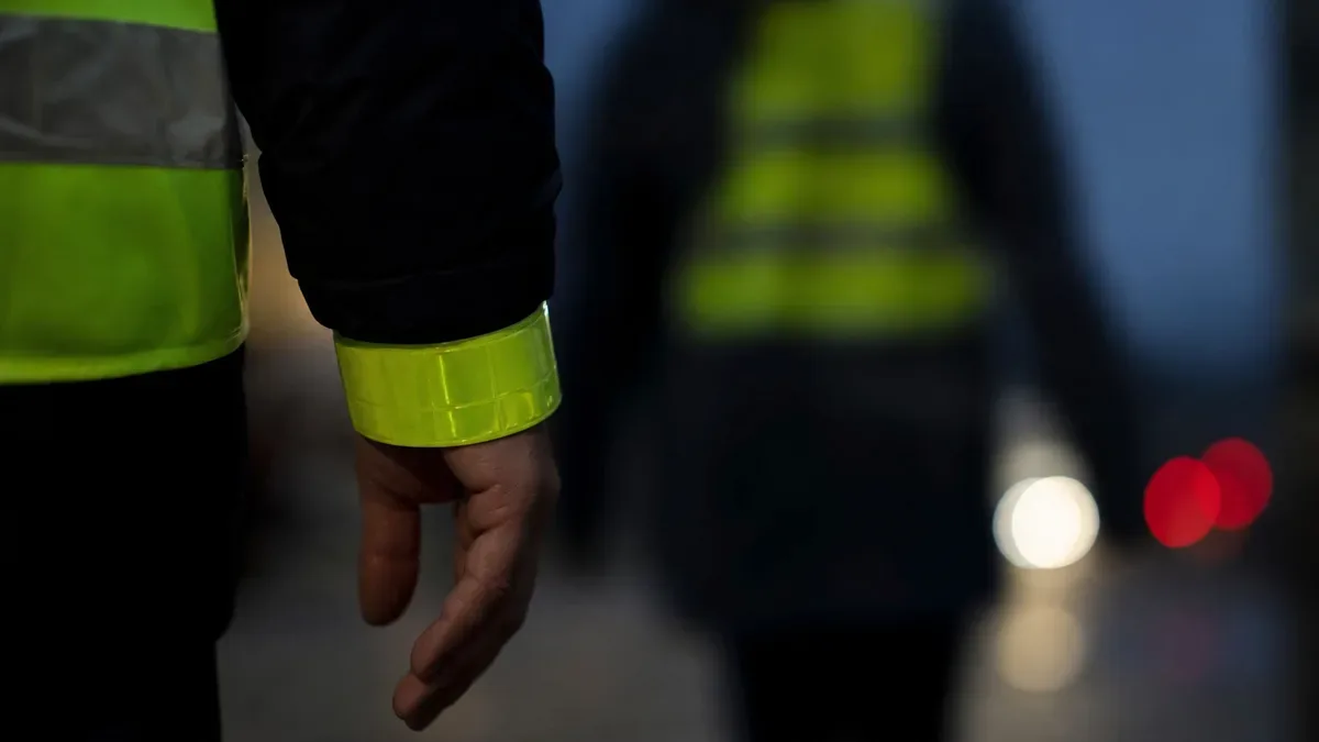 Jesienny zmrok zwiększa ryzyko. Policja w Zakopanem przypomina o odblaskach