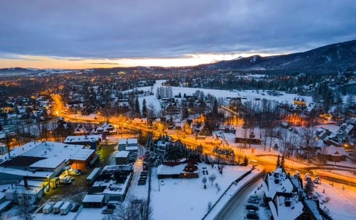 Obraz do artykułu: Górale liczą zyski w dirhamach. Czy "arabski deszcz pieniędzy" właśnie zmienia Zakopane w mały Dubaj?