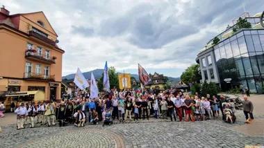 Grafika promocyjna wydarzenia Męski Różaniec Zakopane w Wielką Sobotę – modlitwa przy Grobie Pańskim i na Krupówkach