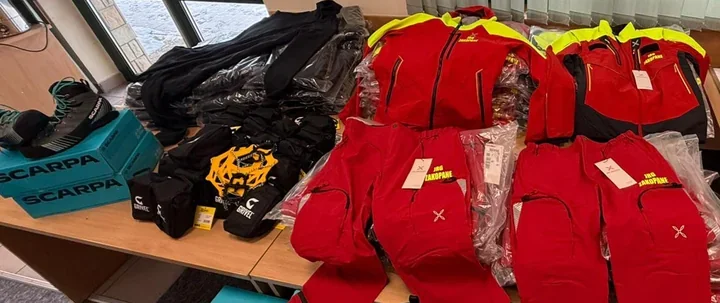 Stacje narciarskie przekazały wyposażenie wysokościowe dla strażaków