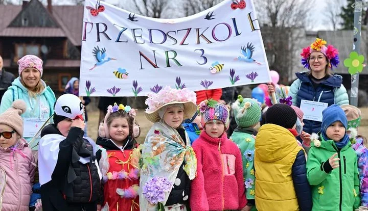 Kolorowe skarpetki i tłum na Górnej Równi Krupowej rozgrzały Zakopane