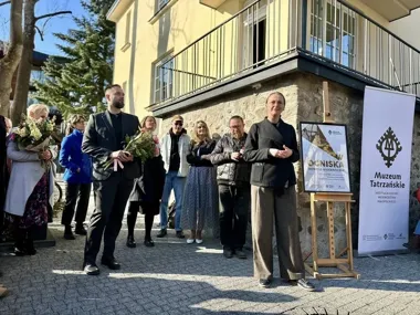 Kasprowicz rozświetlił Makuszyńskiego - wystawa prowadzi przez ogień i pamięć