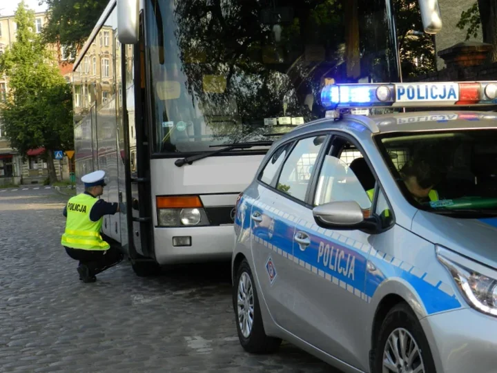 Zanim dzieci ruszą z Zakopanego, policja sprawdzi autokar. Tak zgłosić kontrolę