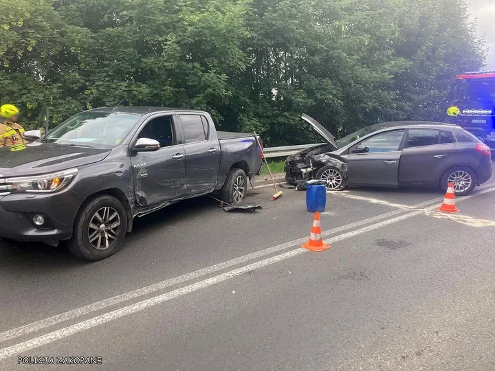 19-latek zjechał na przeciwległy pas zakopianki. Dostał 1500 zł