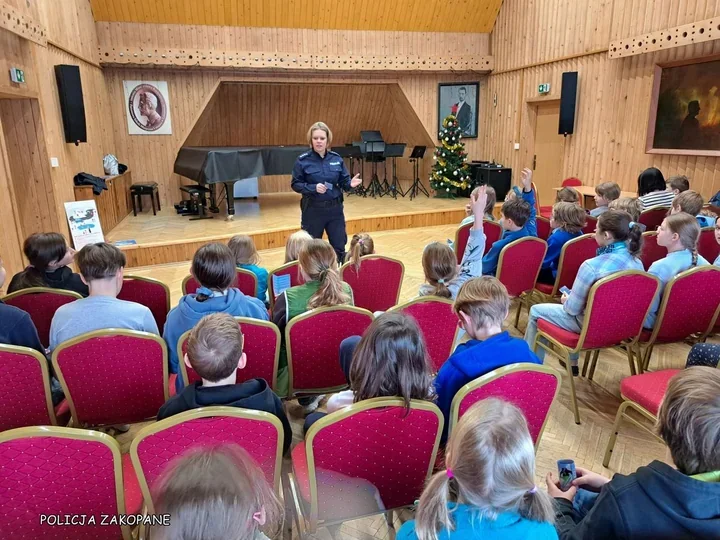 Kręci mnie bezpieczeństwo w zimie - policjanci edukują i kontrolują