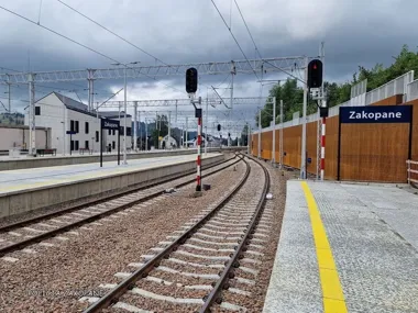 Blisko 3 promile na peronie w Zakopanem. 36-latek zaczepiał pasażerów