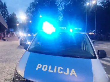 Taksówkarz blokował zatokę K&R przed dworcem. Dostał 1000 zł mandatu