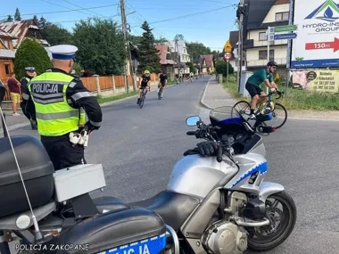 Policja zabezpiecza Tour de Pologne. Kolarze ruszą o świcie z Bukowiny