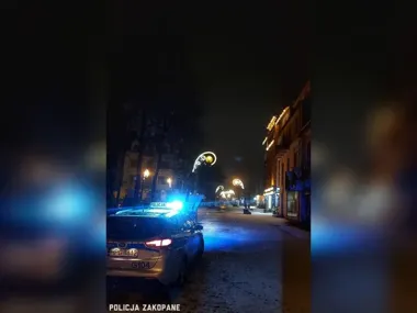 Spożywali alkohol na ulicy Staszica - mandaty po 100 zł, jeden doprowadzony na komisariat