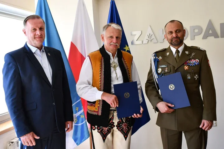 Pięć lat współpracy Powiatu i Miasta ze Strzelcami Podhalańskimi. Porozumienie podpisane w dniu pośmiertnego honorowania generała
